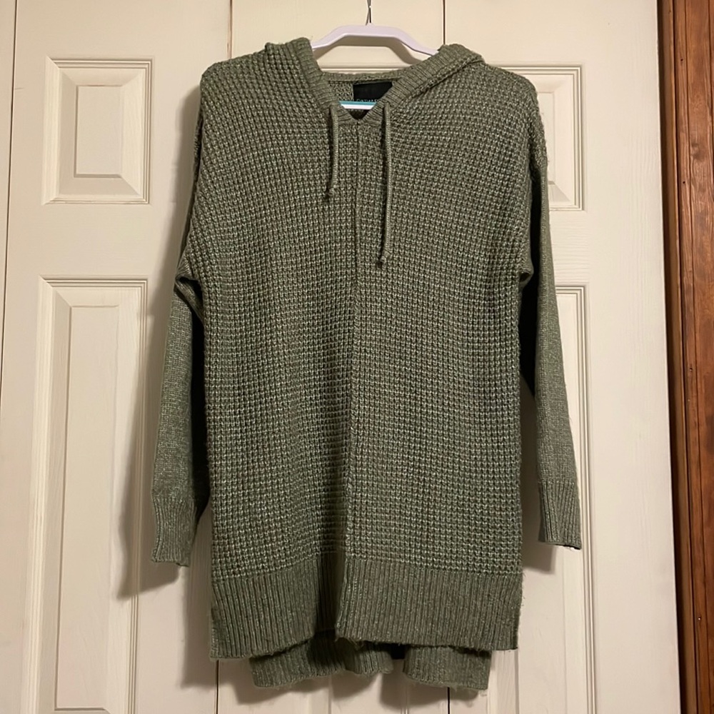NWOT - Sweater - Size L